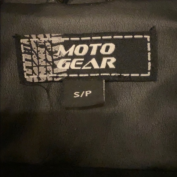 NWOT Faux leather jacket with floral embroidery - Picture 4 of 5